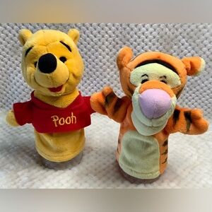 DISNEY- WINNIE THE POOH and TIGGER HAND PUPPETS- MATTEL